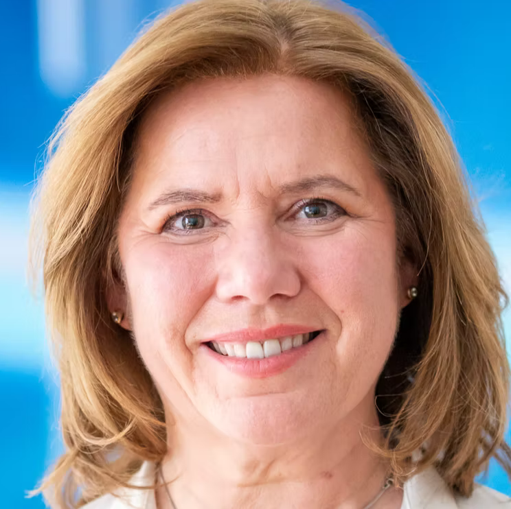 Dr. Isabelle Dessulemoustier-Bovekercke-Ofner